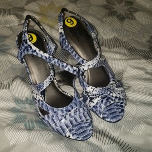 Life Stride Memory Foam Blue Alligator sandals